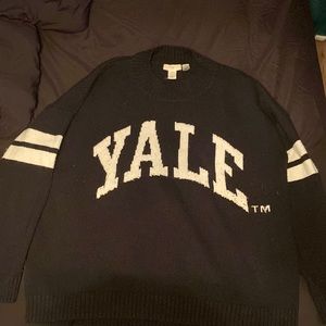 Oversized, yell, collegiate, crewneck sweater